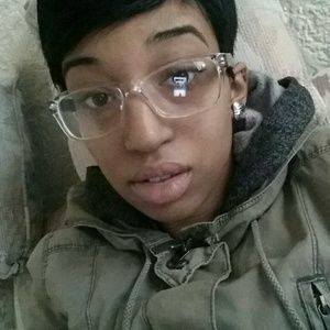 Meet your Posher, Joyce